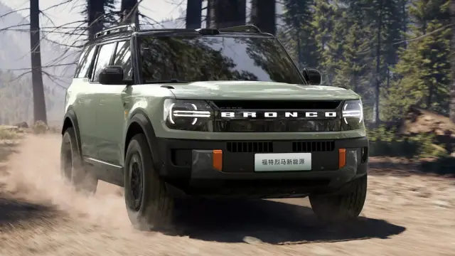 Ford Bronco elétrico é flagrado em testes no Brasil