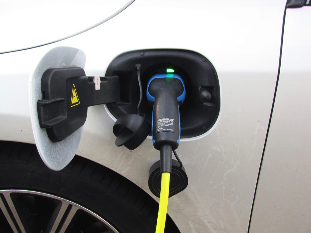 Carros elétricos até R$ 200 mil: veja os modelos mais baratos